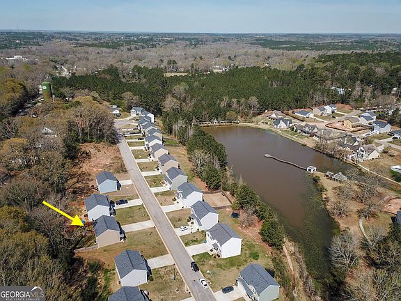 2nd image of 306 Duck Walk Way
