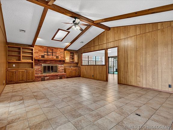 5th image of 113 Canterbury Ct