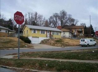 6520 Sunshine Dr, Omaha, NE 68107