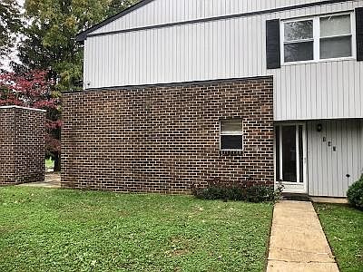 2nd image of 103 Argyll Ct #103
