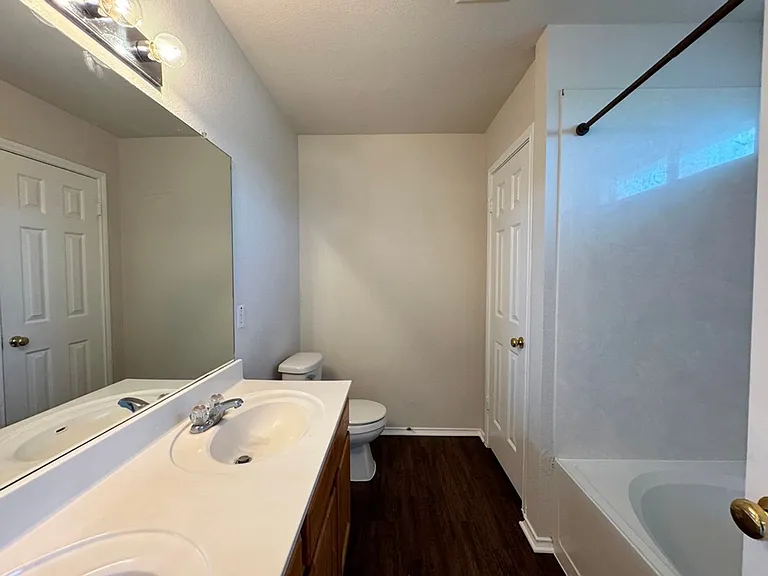 113 Salado Dr — Photo 23