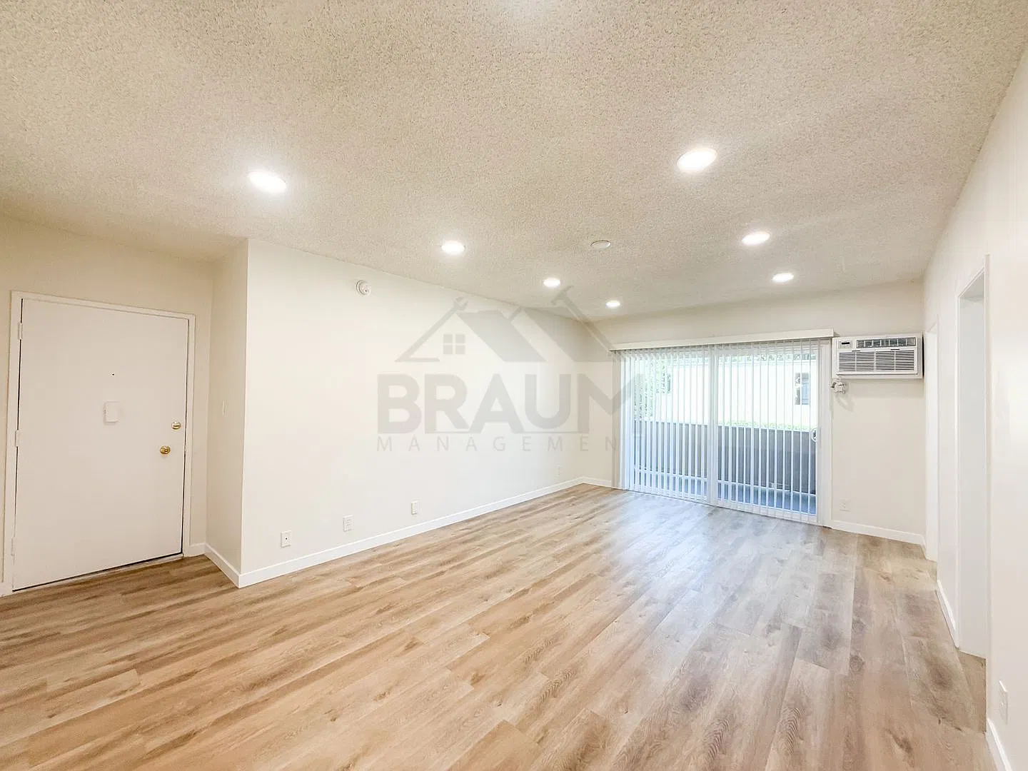 SEPULVEDA — Photo 3