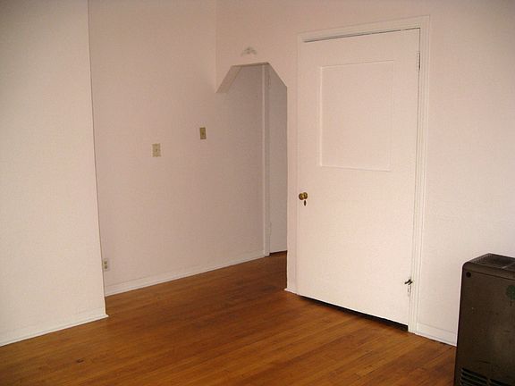 2nd image of 1516 22nd St APT 1