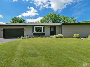 9007 Highland Dr, Wonder Lake, IL 60097