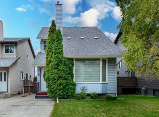 41 NE Edgeford Way NW, Calgary, AB T3A2S9