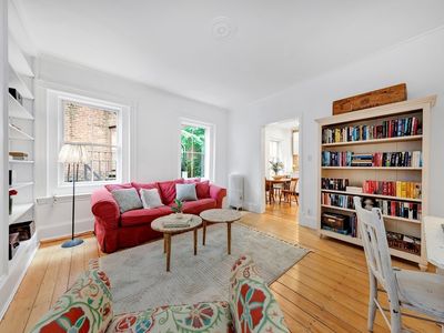 32 Myrtle St APT 4-2, Boston, MA, 02114