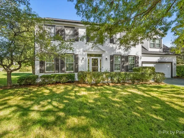 15 Castlerea Ct, Cary, IL 60013