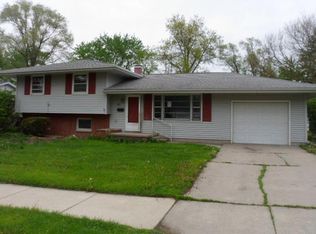 724 S Sherman St, Crown Point, IN 46307