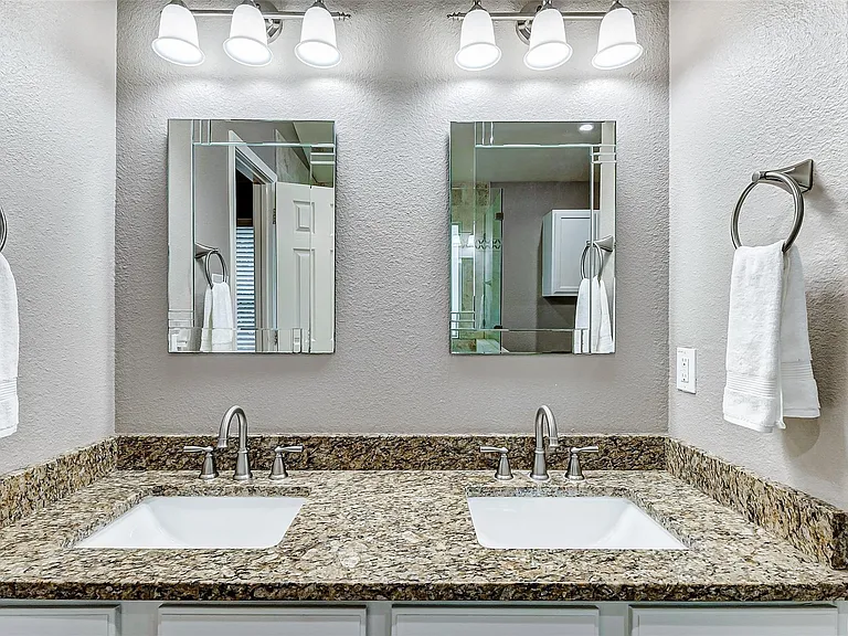 6303 Applewood Forest Dr — Photo 24