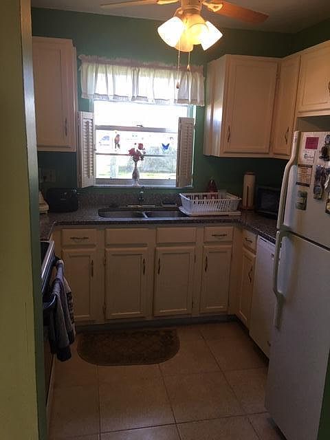 2nd image of 21 Pine Arbor Ln