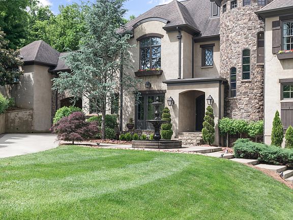 4th image of 399 The Lady Of The Lake Ln