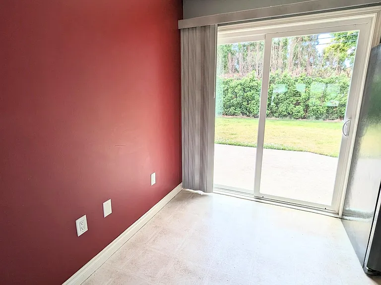 10902 NE Sacramento St — Photo 7