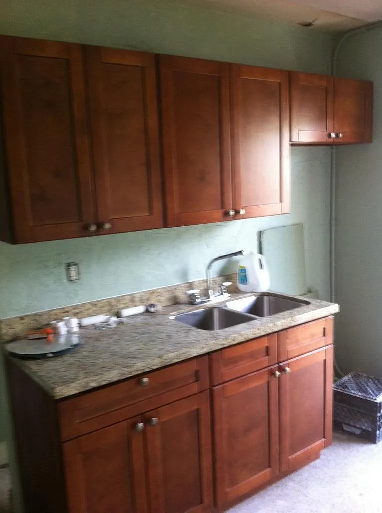 fully remodeled 2/1 with water included in the rent — Photo 4