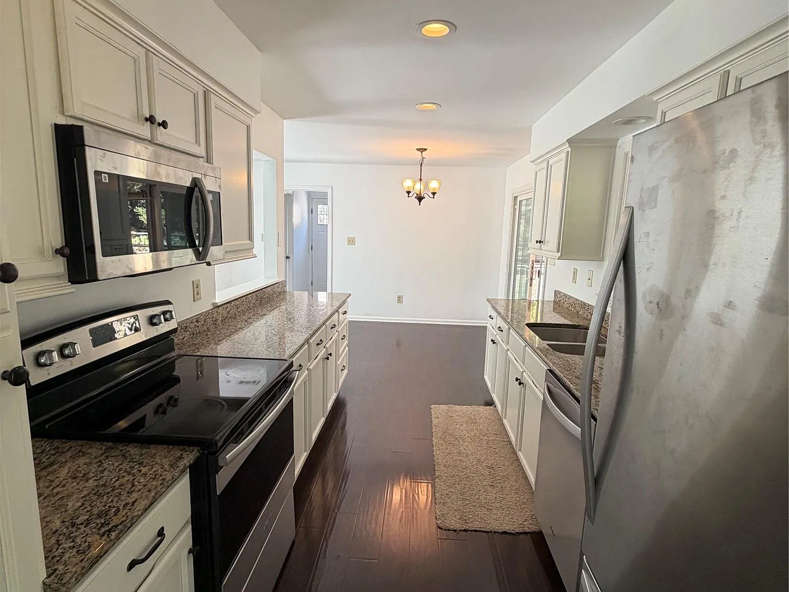 3 bed, 2.5 bath, 1793 sqft, $2,400 — Photo 3