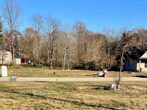 1534 Firefly Cv, Boonville, IN 47601