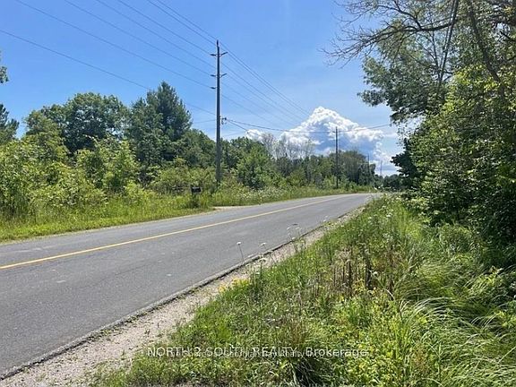 4th image of 1203 W Honey Harbour Rd
