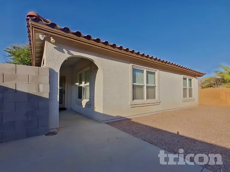 30266 W Earll Dr — Photo 17