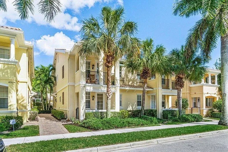 4506 Illicium Dr