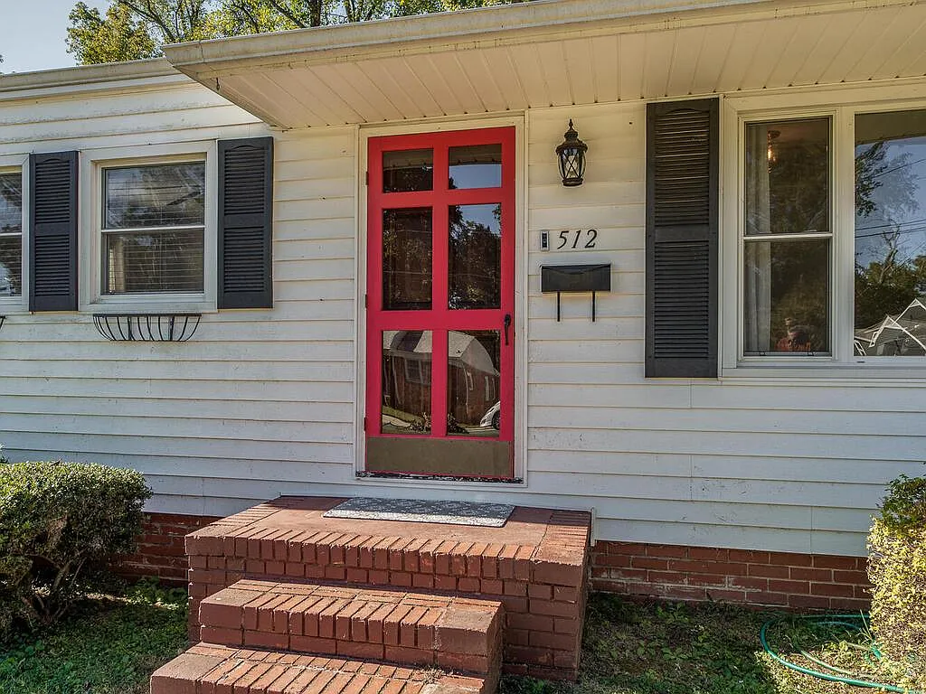 3 bed, 1.5 bath, 1460 sqft, $2,850 — Photo 2