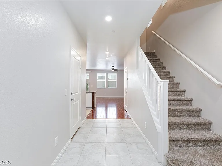 5327 Lazy Breeze Ave — Photo 7