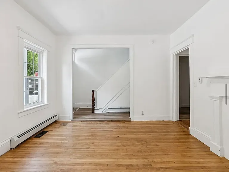 1099 Washington St — Photo 7