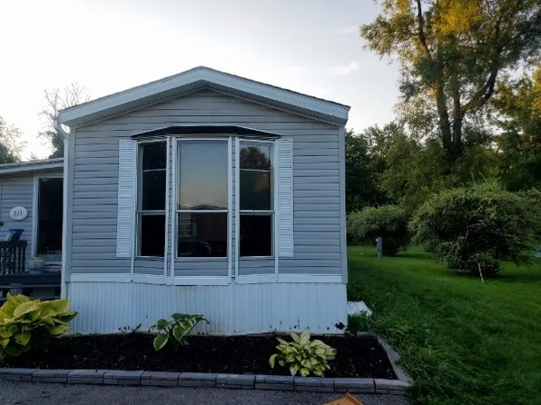 311 Sunset Dr, Holley, NY 14470