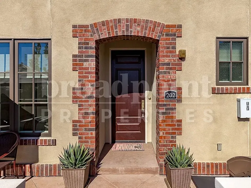 1501 San Elijo Rd S #202