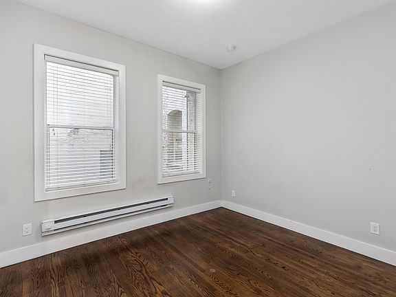 3rd image of 555 Eddy St APT 6