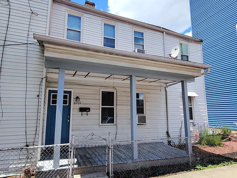 2717 Jane St — Photo 1