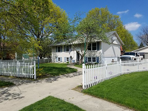2nd image of 3141 Canterbury Dr