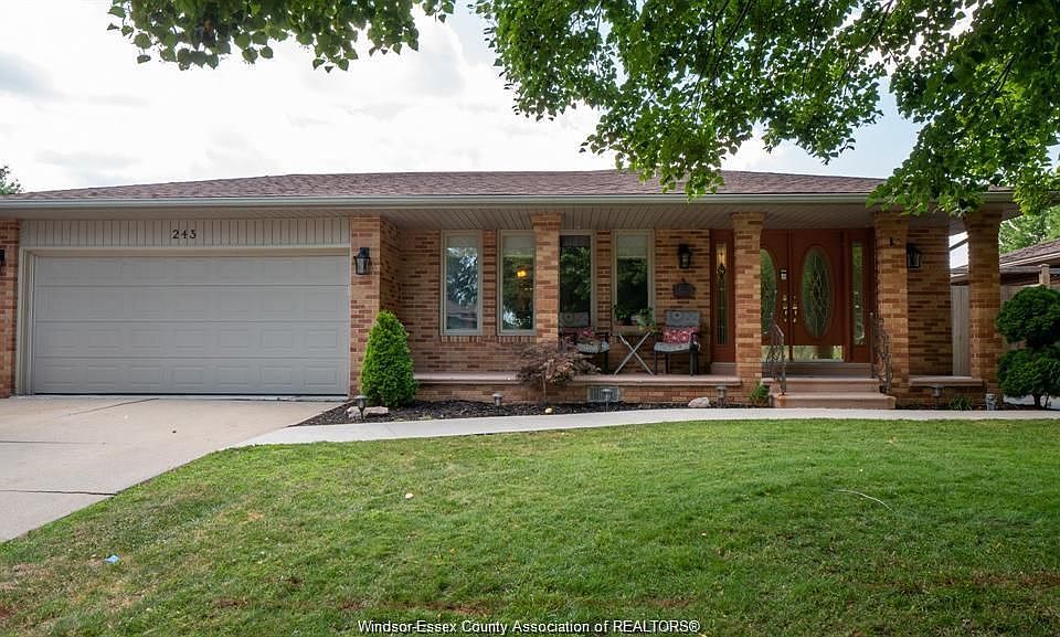 1st image of 243 Woodridge Dr