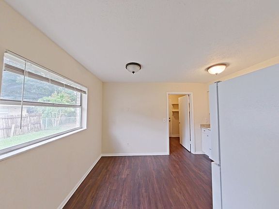 4th image of 1017 E Seneca Ave APT B