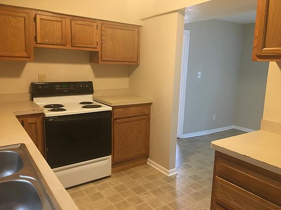 4th image of 375 Hawthorne Ave E