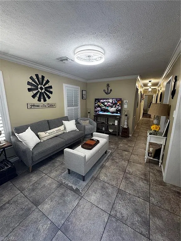2 bed, 1.5 bath, 1000 sqft, $4,250 — Photo 2