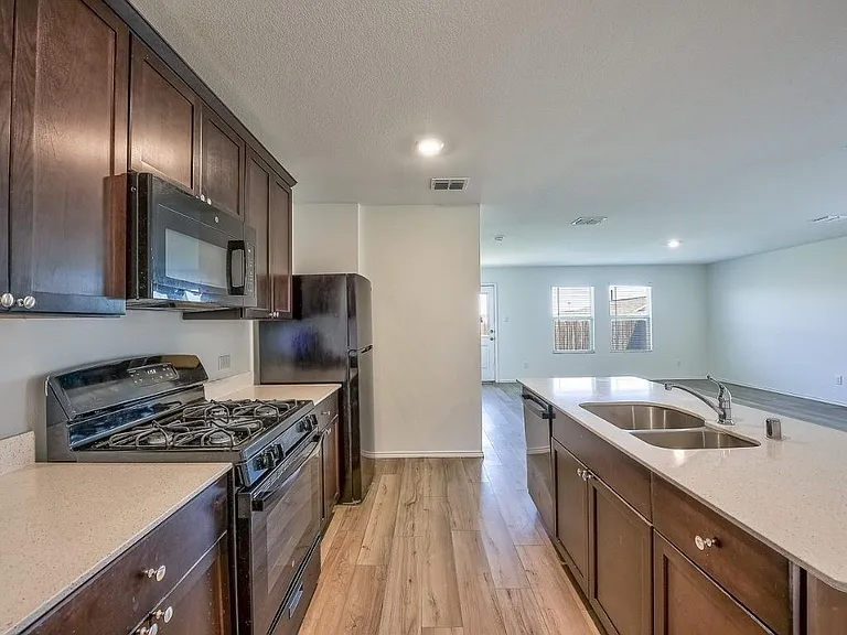 444 Frio Pass Trl — Photo 5