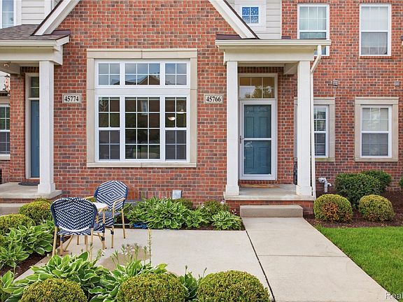 3rd image of 45766 Aragon Ln