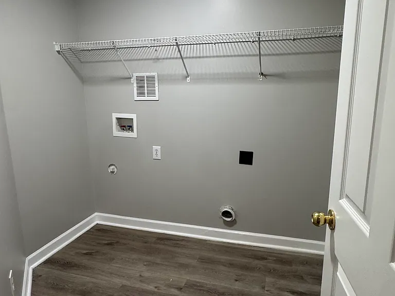 4913 Hopewood Ln — Photo 3