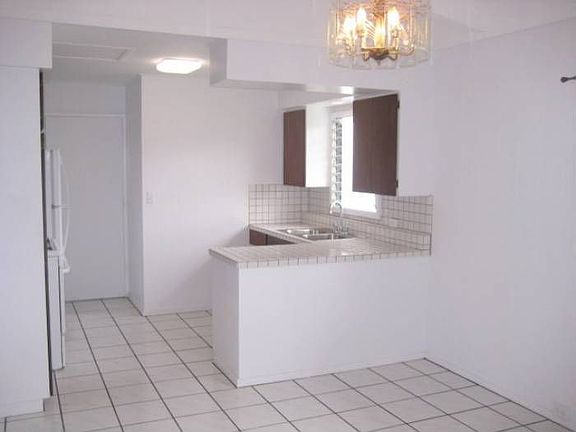 Kitchen w/New Appliances
