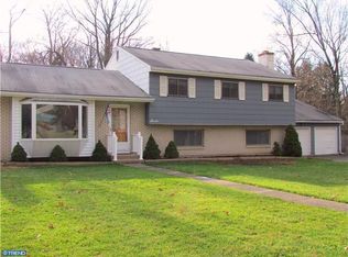 7 Bayberry Rd, Ewing, NJ 08618