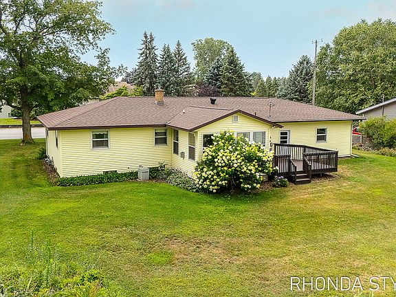 2nd image of 10687 Riley St