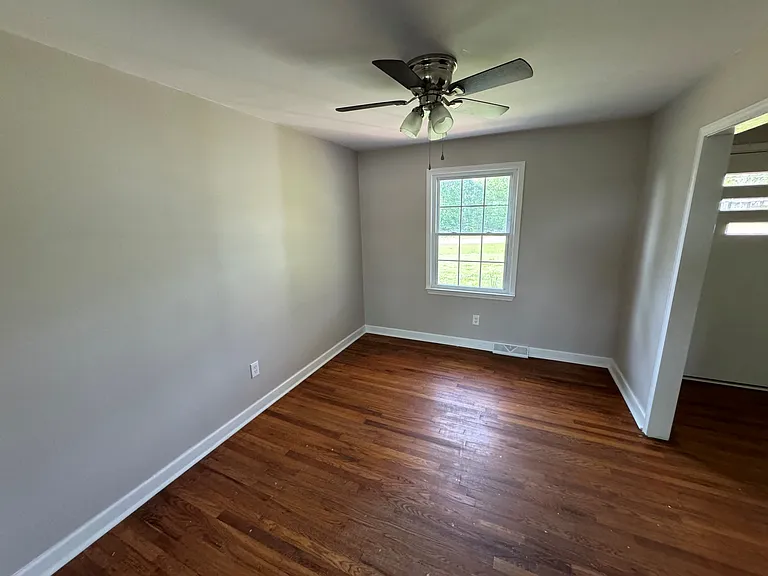 802 Liberty Hwy — Photo 4