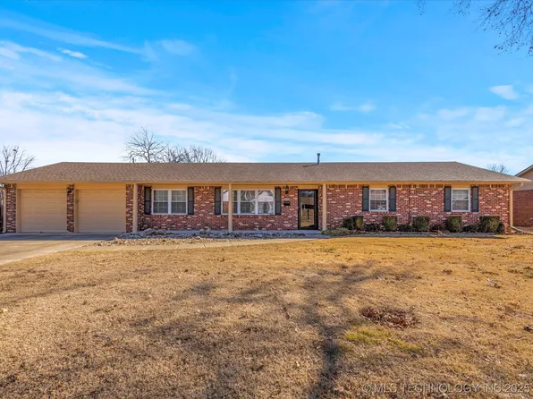 434 S Moore Ave, Dewey, OK 74029