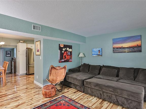 5th image of 742 43rd Ave NE