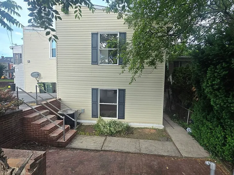 247 S 8th St — Photo 22