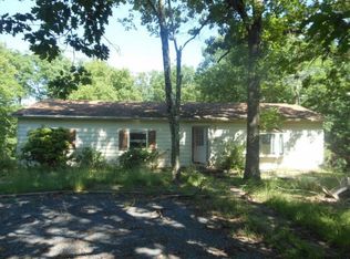 E Green Mtn Dr, EAST STROUDSBURG, PA 18301