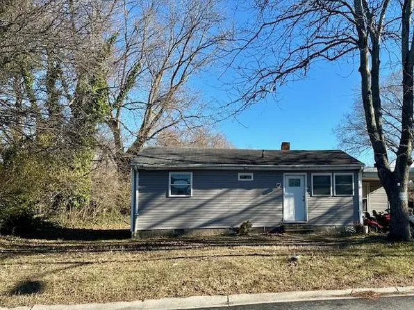 305 Anderson St, Fruitland, MD 21826