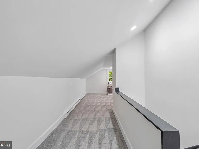 114 Conestoga Rd — Photo 10