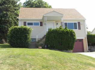 350 Hilltop Ln, Washington, PA 15301