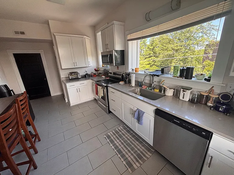 411 N Allen Ave #3 — Photo 8