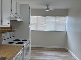 8380 Sands Point Blvd, Fort Lauderdale, FL